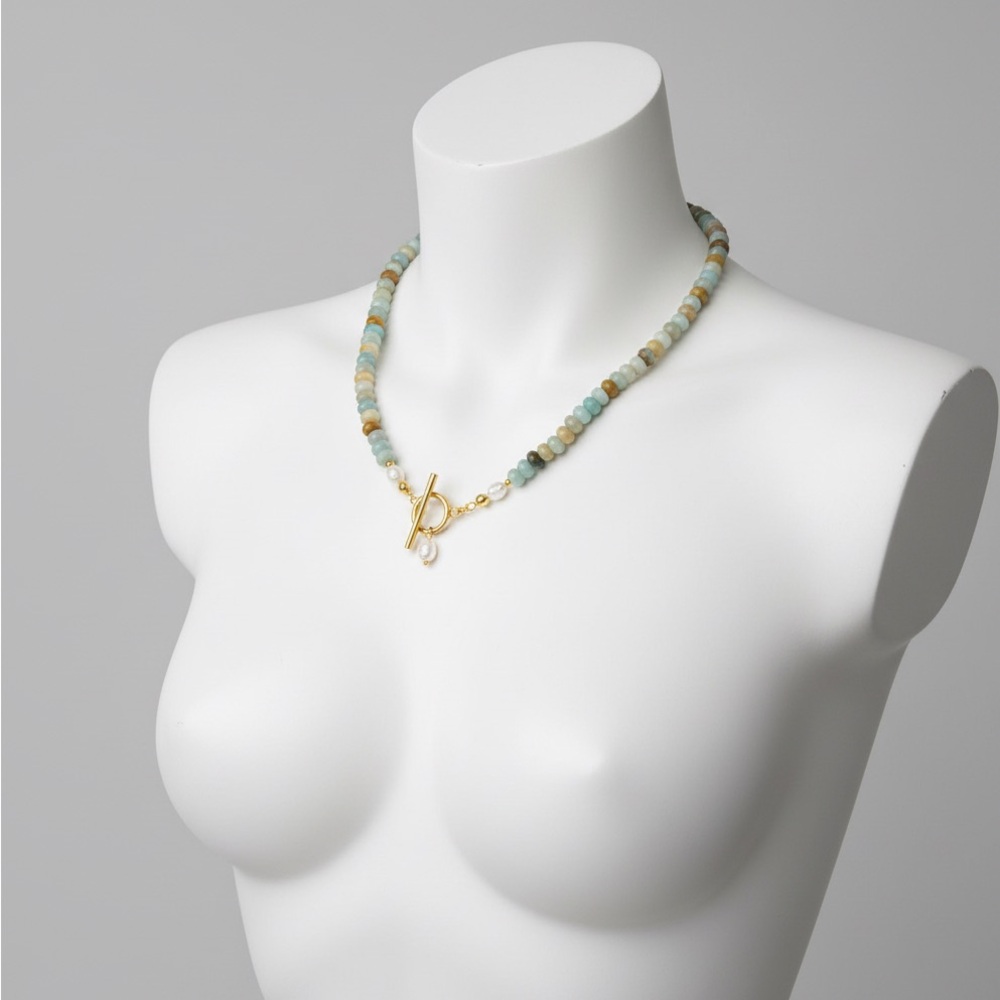 Elegant Beaded Freshwater Pearl Necklace with Gold Clasp